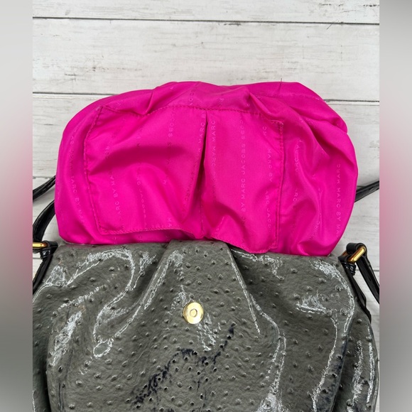 Marc by Marc Jacobs Coated Ostrich PVC Crossbody Gray Bag Purse - Picture 6 of 16